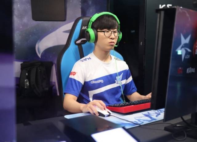 他们在面对 他们在面对