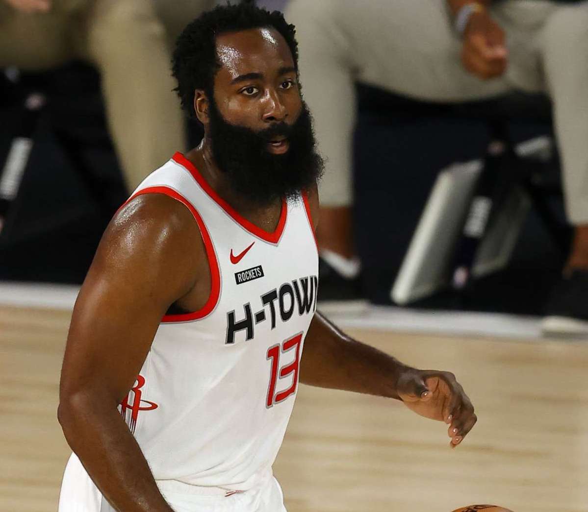 而在防守端 而在防守端