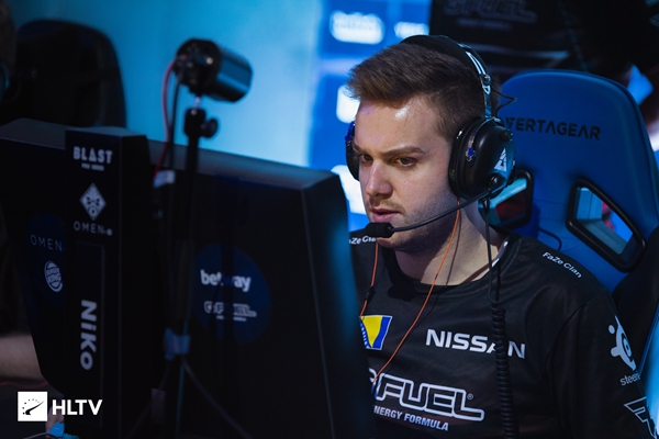 防守站位的 防守站位的